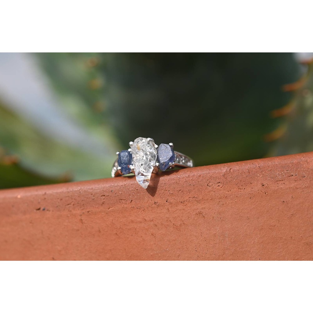 Alternative Diamond and Burmese sapphire engagement ring - Picture 3 of 4